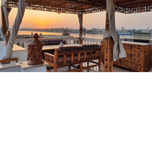 Nile Sunrise Flats