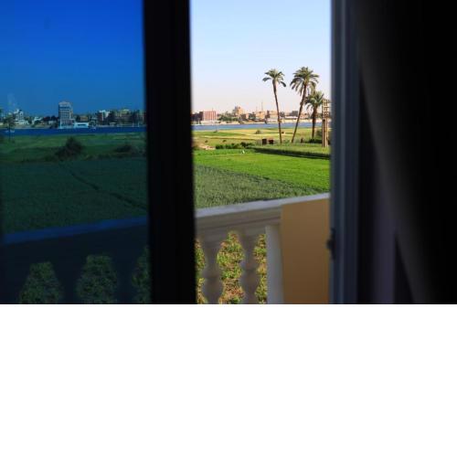 Nille and Garden View