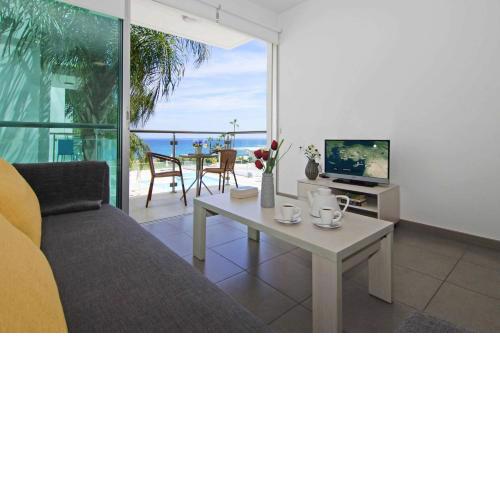 Niovi - Coralli Beachfront Apartment