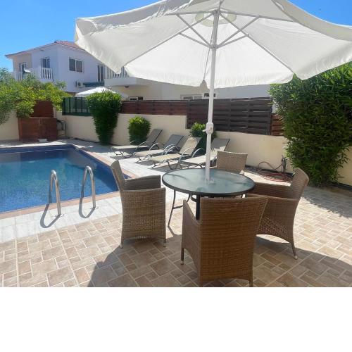 Nissi Beach Golden Villas