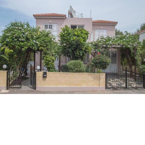 Nissi Maria Villa