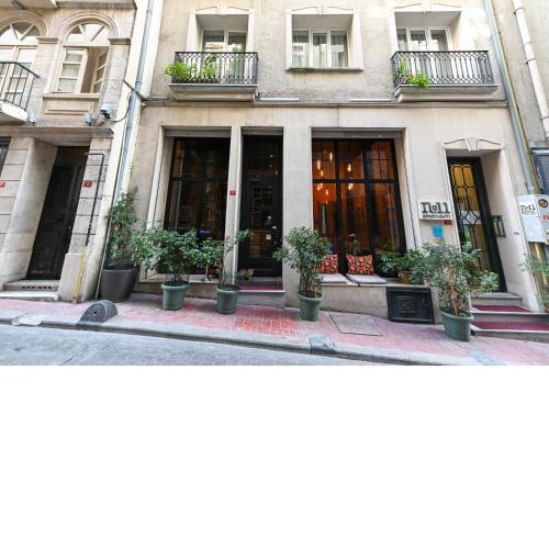 No11 Hotel & Apartments