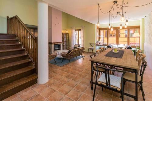 ¡Nuevo! Espectacular casa recién reformada con piscina
