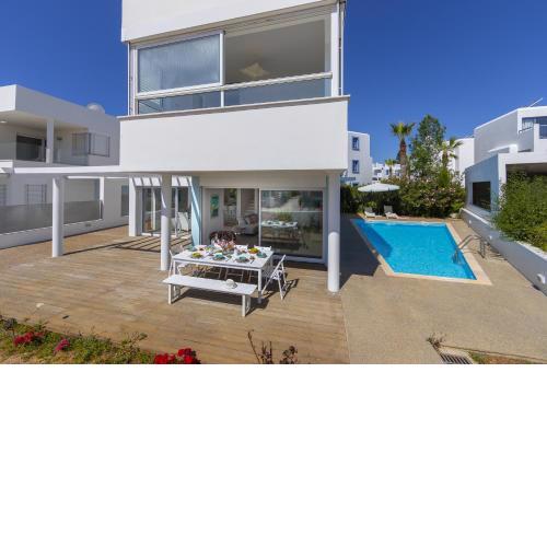 Oceania Villa