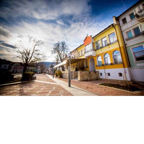 Old City Square Apartment