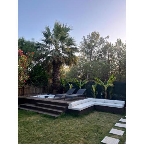 Oludeniz Luxury Villa with Jacuzzi, Common Pool
