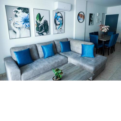 Olympia Flat 104