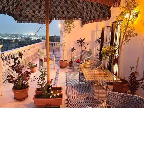 One bedroom apartment city views local to Airport