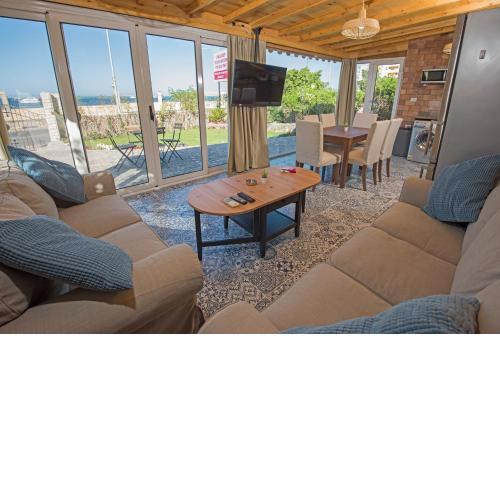 One Bedroom Chalet managed by Lilly Apartments