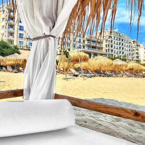 Onyx Beach Residence - Free Parking & Beach Access