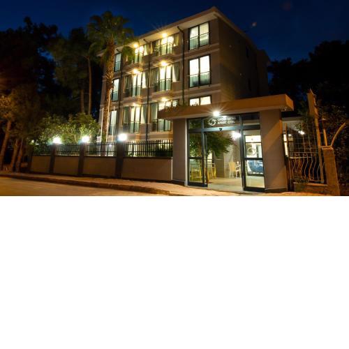 OPERA SUITES Apart Hotel