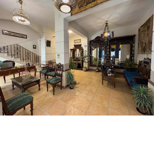 Osiris pyramids view inn