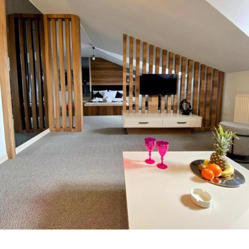 OTEL374