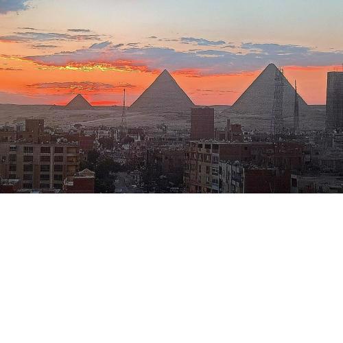 Oval pyramids inn