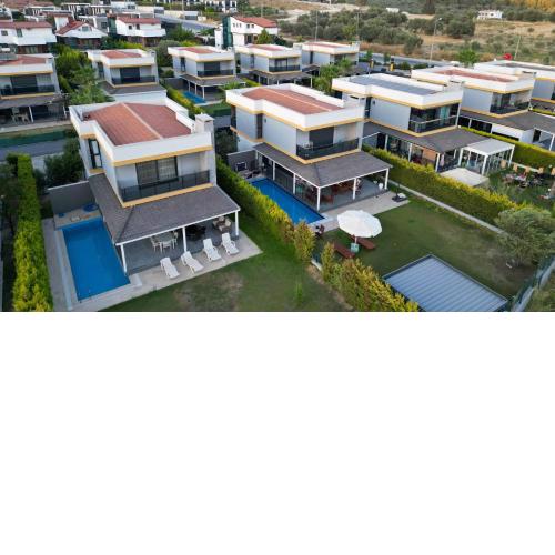 ÖZEL HAVUZLU Müstakil LÜKS VILLA