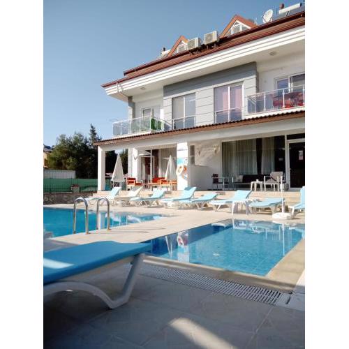 Paddys Apartments, Hisarönü