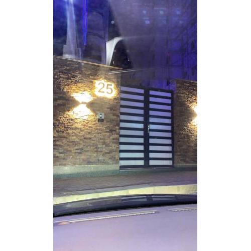 شقة ثلاث غرف في مجمع مدينة النخيل Palm city القطامية