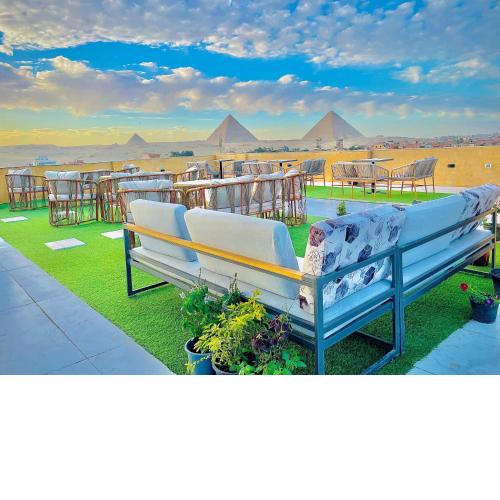 Palm Pyramids View Hotel