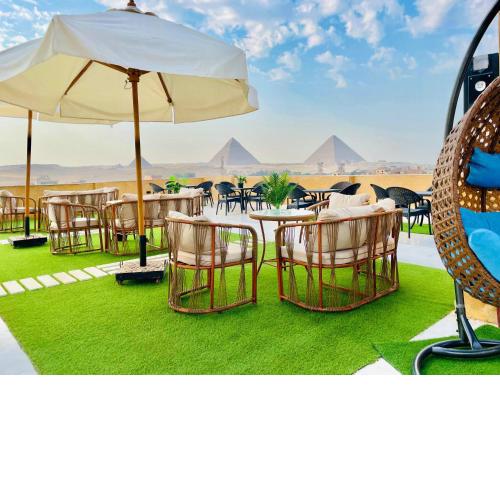 Palm Pyramids View INN