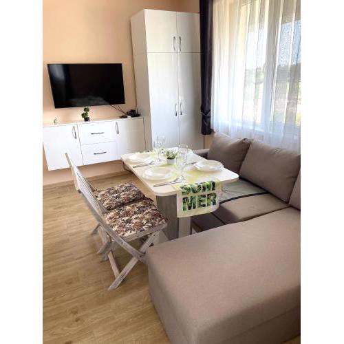 Palms Studio in Sozopol, with free parking