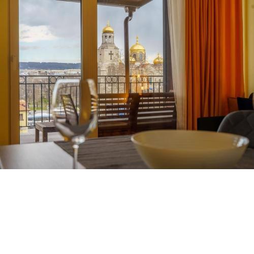 Panoramic 1 bedroom apartment in central Varna!