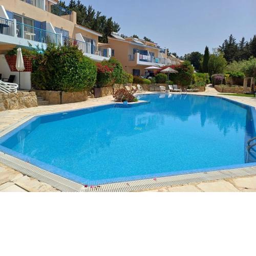 Paradise Gardens - superb large 3 bed 2 bath apt