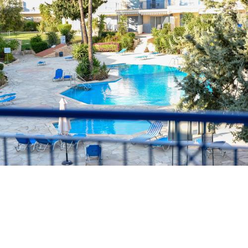Paradise Gardens with a large terrace