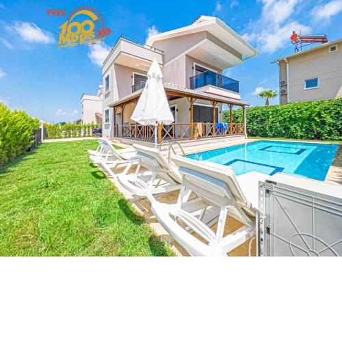 Paradise Town Villa Cordelia