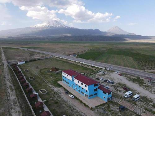 Parasut Village Hotel