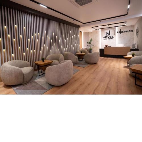 Park Hotel Novel