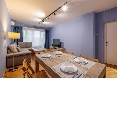 Peaceful Apartment with FREE Parking
