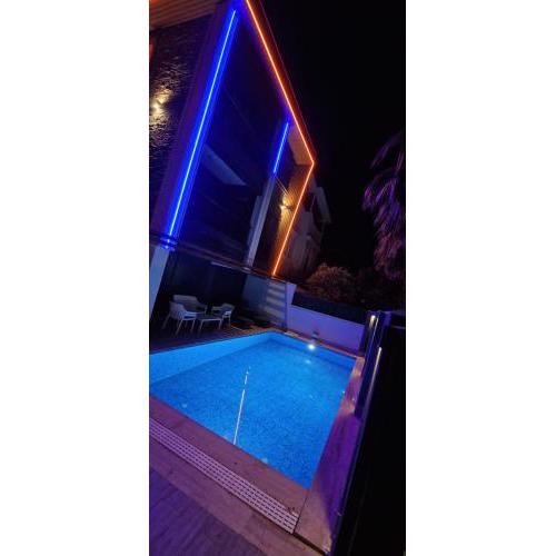 Peaceful Holiday Villas-Luxury-Jacuzzi-Sauna