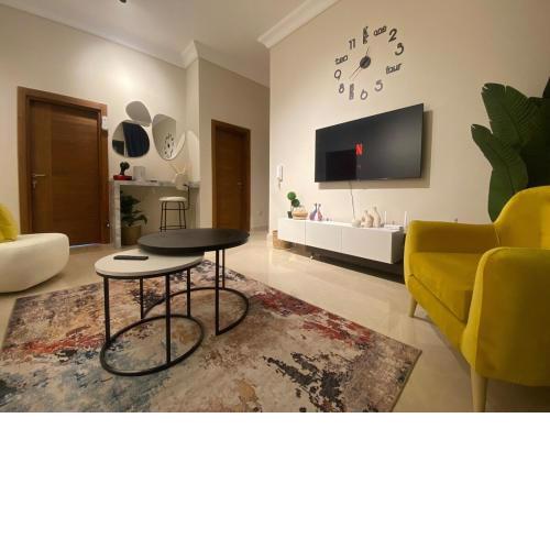 Peaceful Patio 2BR at AUC & Westin Hotel