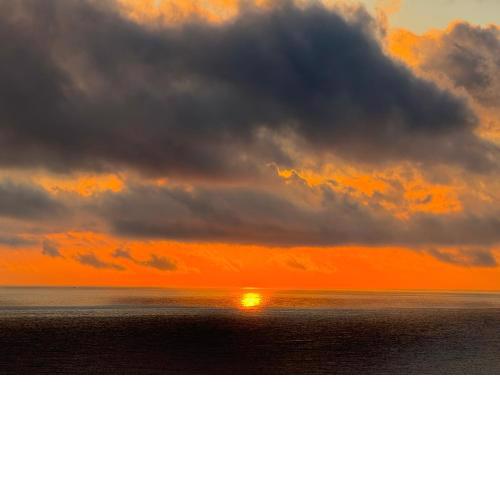 Peaceful Seascape, 50m to the beach