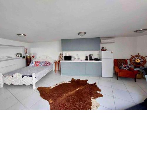Peacefull, Private, Pristine Studio Apartment