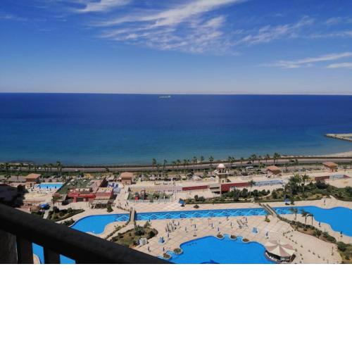 Penthouse 5 bedrooms at Porto Sokna pyramids Family only