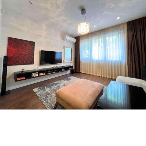 Perfectly Sumptuous Centre Apartment, 2-minute walk from Vitosha Boulevard