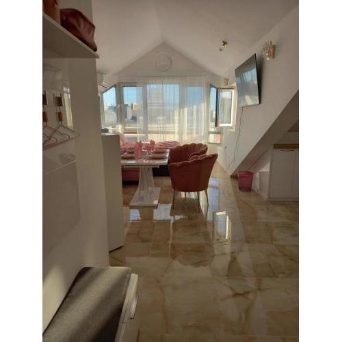 Perla 2 studio