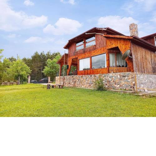Petunya Orman Evi
