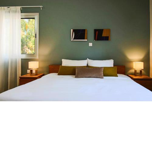 Phaedrus Living - City View Luxury Flat Harbour 03