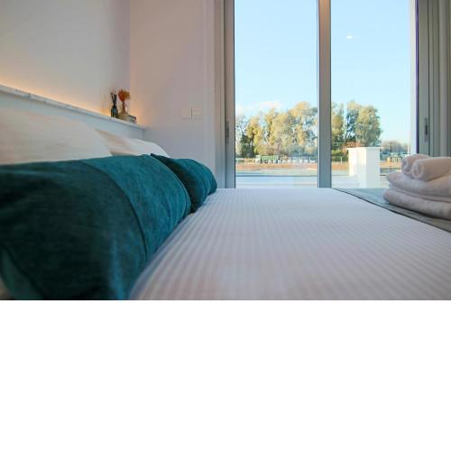 Phaedrus Living - Seaside Deluxe Flat Harbour 106