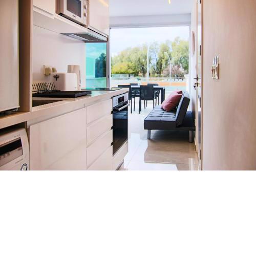 Phaedrus Living - Seaside Luxury Flat Harbour 110