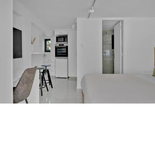 Phaedrus Living Alkminis Seaview Suites Litore