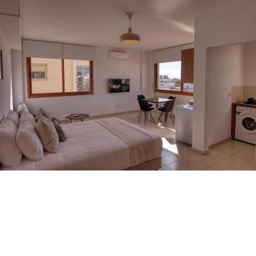 Phaedrus Living: City Flat Palas 104