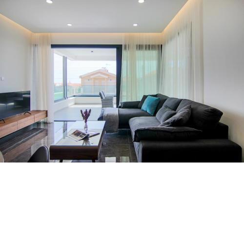 Phaedrus Living: City View Anna Residence 102