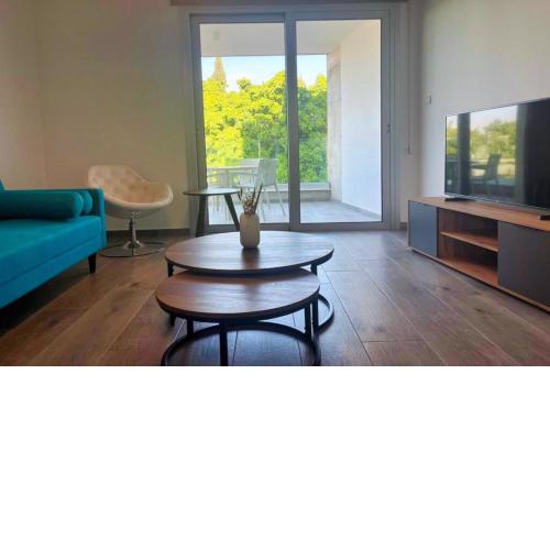 Phaedrus Living Coral Suites Allure