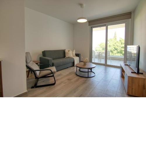 Phaedrus Living Coral Suites Seabreeze