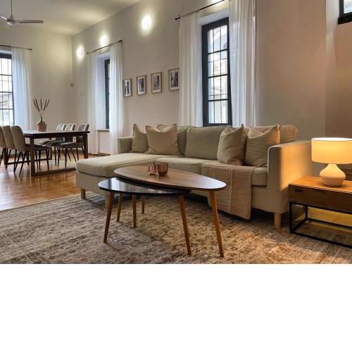 Phaedrus Living: Cozy Down Town House Aischylou