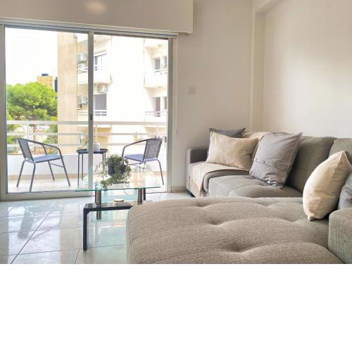 Phaedrus Living Down Town Flat Nestoras 301