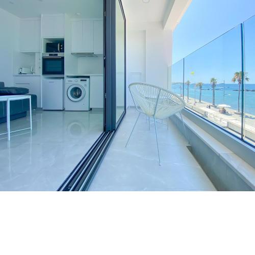 Phaedrus Living: Marina Sea View Flat 214 Gold